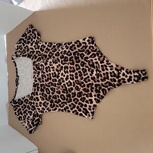 Popular 21 Leopard / Cheetah Print Bodysuit. NWOT. Size Jr M